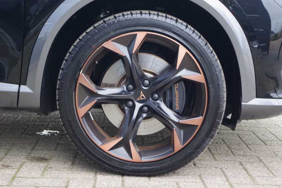 CUPRA Formentor 1.4 e-Hybrid 245 PK VZ Copper Edition, Panoramadak, Trekhaak, Memory, Camera