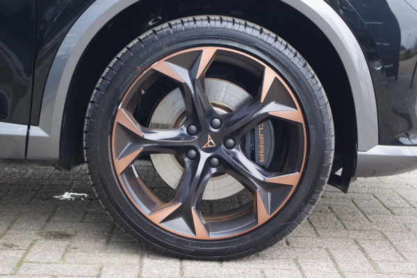 CUPRA Formentor 1.4 e-Hybrid 245 PK VZ Copper Edition, Panoramadak, Trekhaak, Memory, Camera