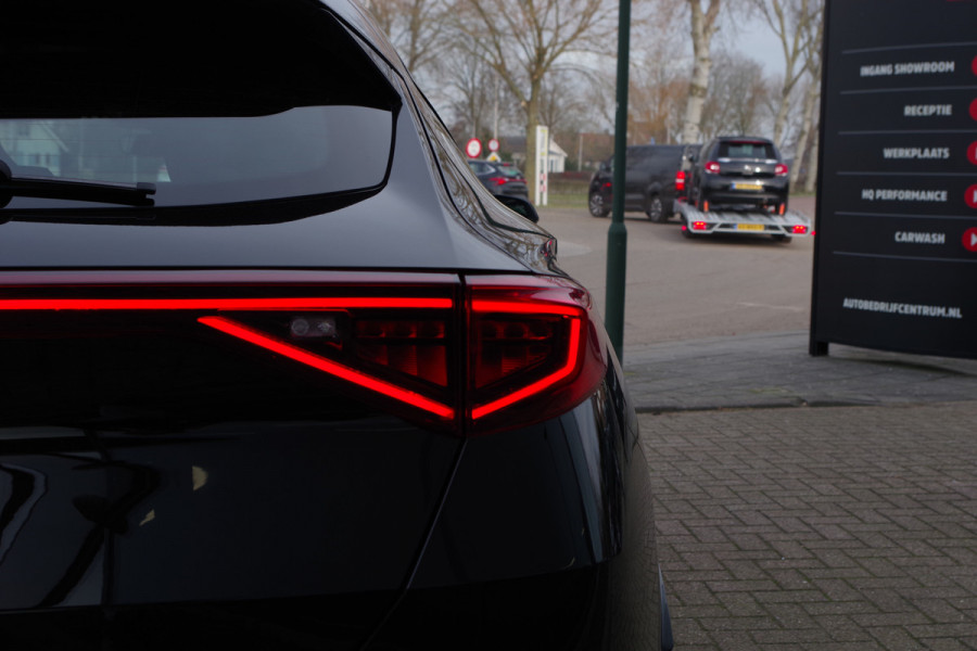 CUPRA Formentor 1.4 e-Hybrid 245 PK VZ Copper Edition, Panoramadak, Trekhaak, Memory, Camera