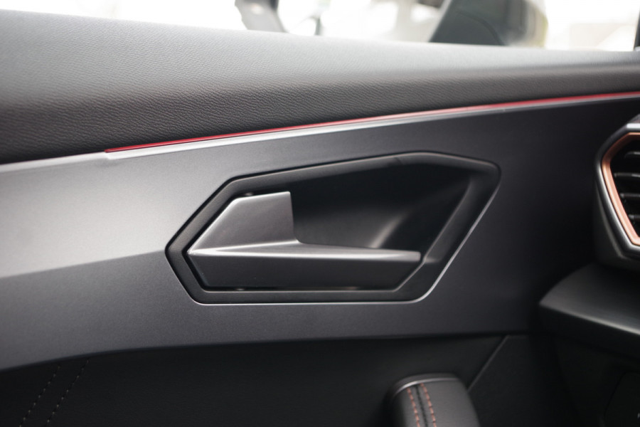 CUPRA Formentor 1.4 e-Hybrid 245 PK VZ Copper Edition, Panoramadak, Trekhaak, Memory, Camera