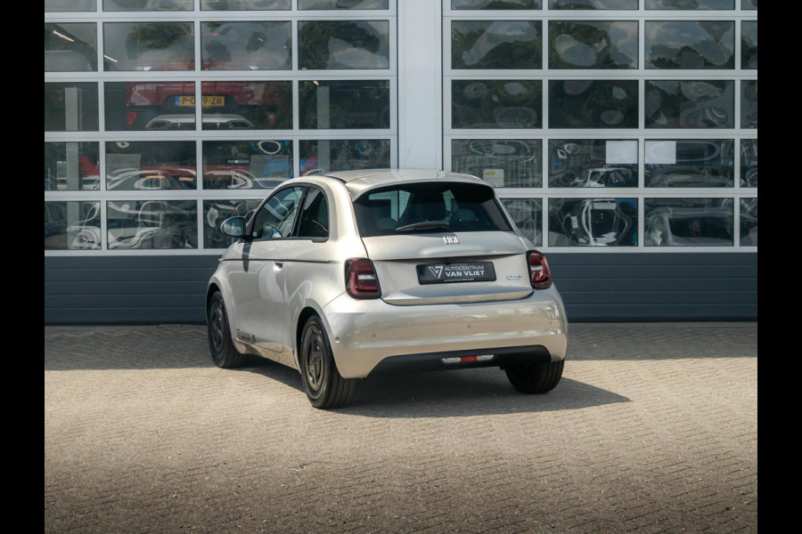 Fiat 500E Giorgio Armani Collector's Edition 42 kWh | 18% Bijtelling | Zeer Exclusief | Beperkte Oplage !