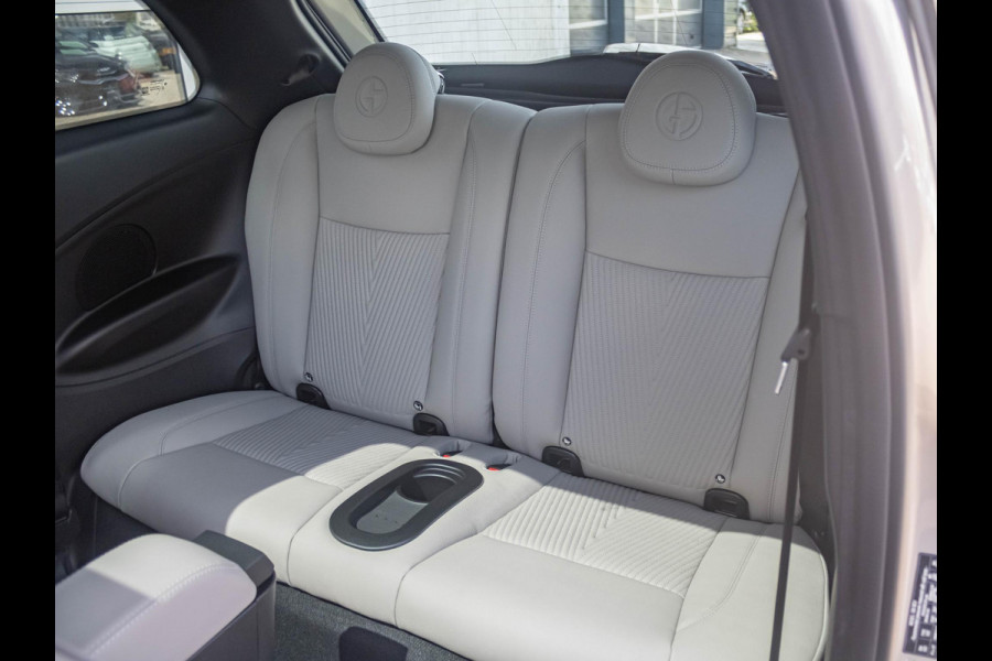 Fiat 500E Giorgio Armani Collector's Edition 42 kWh | 18% Bijtelling | Zeer Exclusief | Beperkte Oplage !