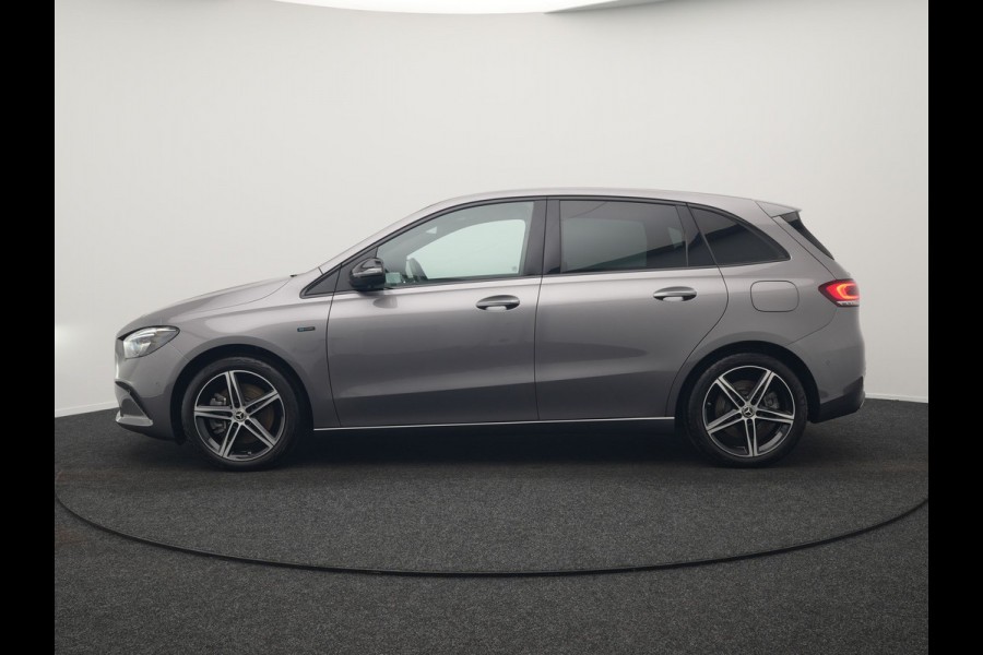 Mercedes-Benz B-Klasse 250 e Progressive Plug In Hybrid 218pk Dealer O.H. PHEV | Camera | Night Pakket | Sfeerverlichting | Widescreen Navi | Sportstoelen Memory & Verwarmd | Apple Carplay | Blis | Cruise Control | Navigatie | DAB |