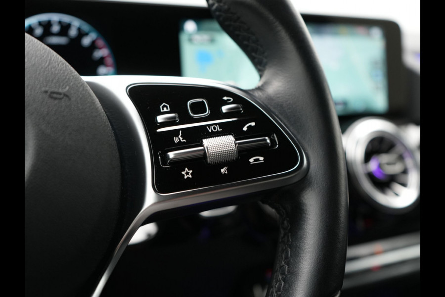 Mercedes-Benz B-Klasse 250 e Progressive Plug In Hybrid 218pk Dealer O.H. PHEV | Camera | Night Pakket | Sfeerverlichting | Widescreen Navi | Sportstoelen Memory & Verwarmd | Apple Carplay | Blis | Cruise Control | Navigatie | DAB |
