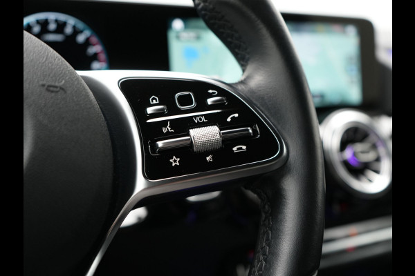 Mercedes-Benz B-Klasse 250 e Progressive Plug In Hybrid 218pk Dealer O.H. PHEV | Camera | Night Pakket | Sfeerverlichting | Widescreen Navi | Sportstoelen Memory & Verwarmd | Apple Carplay | Blis | Cruise Control | Navigatie | DAB |