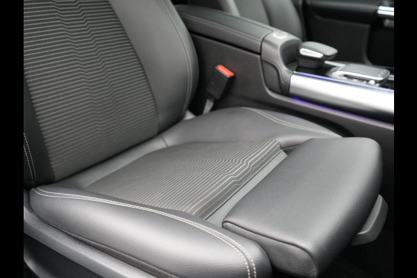 Mercedes-Benz B-Klasse 250 e Progressive Plug In Hybrid 218pk Dealer O.H. PHEV | Camera | Night Pakket | Sfeerverlichting | Widescreen Navi | Sportstoelen Memory & Verwarmd | Apple Carplay | Blis | Cruise Control | Navigatie | DAB |