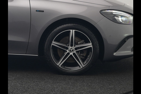 Mercedes-Benz B-Klasse 250 e Progressive Plug In Hybrid 218pk Dealer O.H. PHEV | Camera | Night Pakket | Sfeerverlichting | Widescreen Navi | Sportstoelen Memory & Verwarmd | Apple Carplay | Blis | Cruise Control | Navigatie | DAB |
