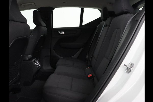 Volvo XC40 1.5 T2 Business Pro | Trekhaak | Camera | Carplay | Adaptive cruise | Keyless | Full LED | Navigatie | Parkeerhulp | Digital Cockpit | Climate control | Bluetooth