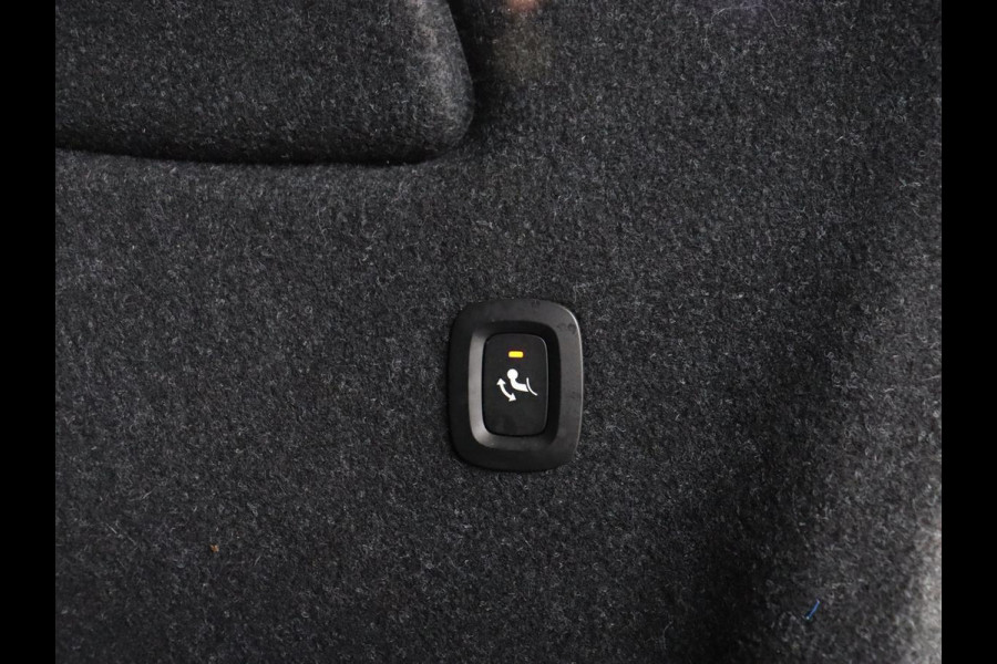 Volvo XC40 1.5 T2 Business Pro | Trekhaak | Camera | Carplay | Adaptive cruise | Keyless | Full LED | Navigatie | Parkeerhulp | Digital Cockpit | Climate control | Bluetooth