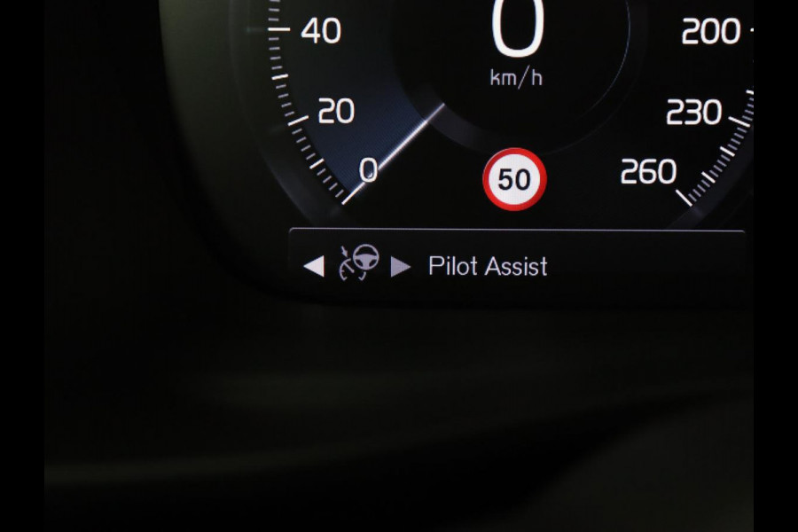 Volvo XC40 1.5 T2 Business Pro | Trekhaak | Camera | Carplay | Adaptive cruise | Keyless | Full LED | Navigatie | Parkeerhulp | Digital Cockpit | Climate control | Bluetooth