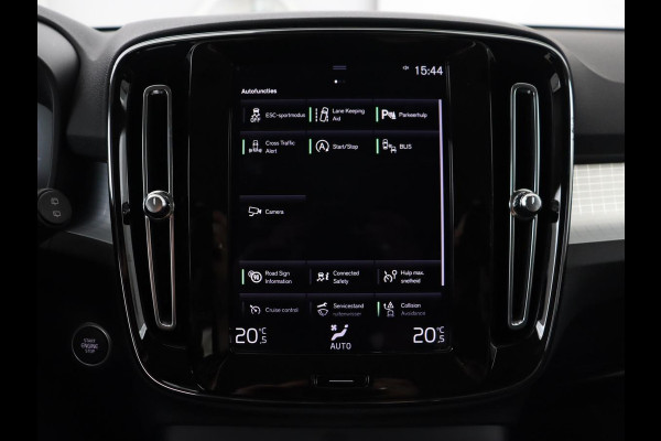 Volvo XC40 1.5 T2 Business Pro | Trekhaak | Camera | Carplay | Adaptive cruise | Keyless | Full LED | Navigatie | Parkeerhulp | Digital Cockpit | Climate control | Bluetooth