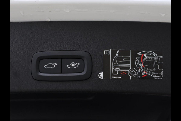 Volvo XC40 1.5 T2 Business Pro | Trekhaak | Camera | Carplay | Adaptive cruise | Keyless | Full LED | Navigatie | Parkeerhulp | Digital Cockpit | Climate control | Bluetooth