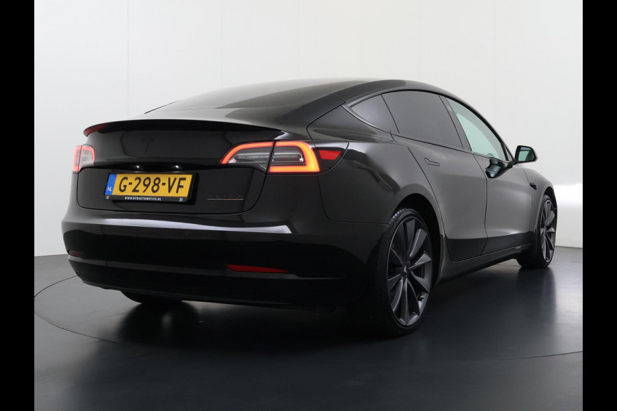 Tesla Model 3 Performance AWD 75 kWh VAN €24.900,- NU VOOR SLECHTS €21.440,- Uw LENTEVOORDEEL €3.460,- |SOH 86% | 20 inch velgen (als nieuw) | Zeer nette staat | Rijklaar geleverd incl. 12 mnd Bovag-garantie | Tesla fabrieksgarantie op de hoogvolt accu t/m 13-12-2027 of 192.000 km
