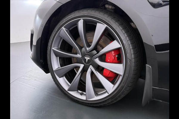 Tesla Model 3 Performance AWD 75 kWh VAN €24.900,- NU VOOR SLECHTS €21.440,- Uw LENTEVOORDEEL €3.460,- |SOH 86% | 20 inch velgen (als nieuw) | Zeer nette staat | Rijklaar geleverd incl. 12 mnd Bovag-garantie | Tesla fabrieksgarantie op de hoogvolt accu t/m 13-12-2027 of 192.000 km