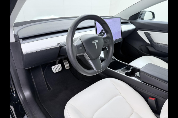Tesla Model 3 Performance AWD 75 kWh VAN €24.900,- NU VOOR SLECHTS €21.440,- Uw LENTEVOORDEEL €3.460,- |SOH 86% | 20 inch velgen (als nieuw) | Zeer nette staat | Rijklaar geleverd incl. 12 mnd Bovag-garantie | Tesla fabrieksgarantie op de hoogvolt accu t/m 13-12-2027 of 192.000 km