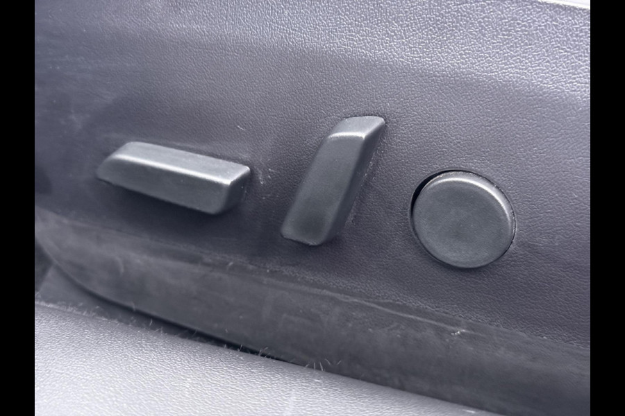 Tesla Model 3 Performance AWD 75 kWh VAN €24.900,- NU VOOR SLECHTS €21.440,- Uw LENTEVOORDEEL €3.460,- |SOH 86% | 20 inch velgen (als nieuw) | Zeer nette staat | Rijklaar geleverd incl. 12 mnd Bovag-garantie | Tesla fabrieksgarantie op de hoogvolt accu t/m 13-12-2027 of 192.000 km