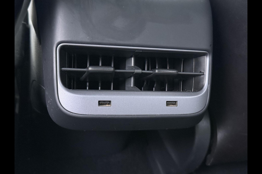 Tesla Model 3 Performance AWD 75 kWh VAN €24.900,- NU VOOR SLECHTS €21.440,- Uw LENTEVOORDEEL €3.460,- |SOH 86% | 20 inch velgen (als nieuw) | Zeer nette staat | Rijklaar geleverd incl. 12 mnd Bovag-garantie | Tesla fabrieksgarantie op de hoogvolt accu t/m 13-12-2027 of 192.000 km