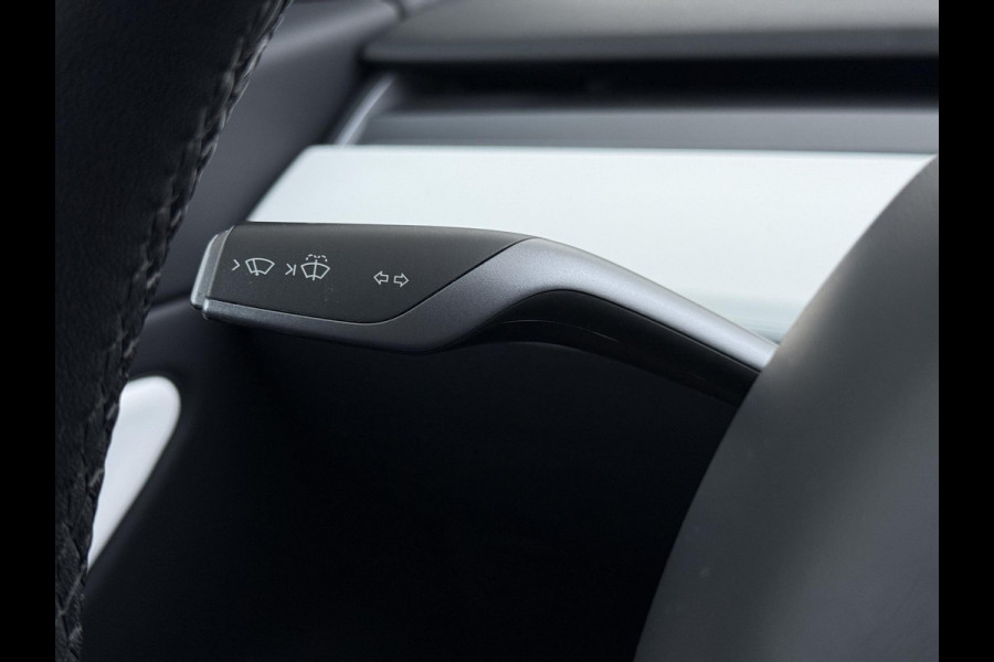 Tesla Model 3 Performance AWD 75 kWh VAN €24.900,- NU VOOR SLECHTS €21.440,- Uw LENTEVOORDEEL €3.460,- |SOH 86% | 20 inch velgen (als nieuw) | Zeer nette staat | Rijklaar geleverd incl. 12 mnd Bovag-garantie | Tesla fabrieksgarantie op de hoogvolt accu t/m 13-12-2027 of 192.000 km