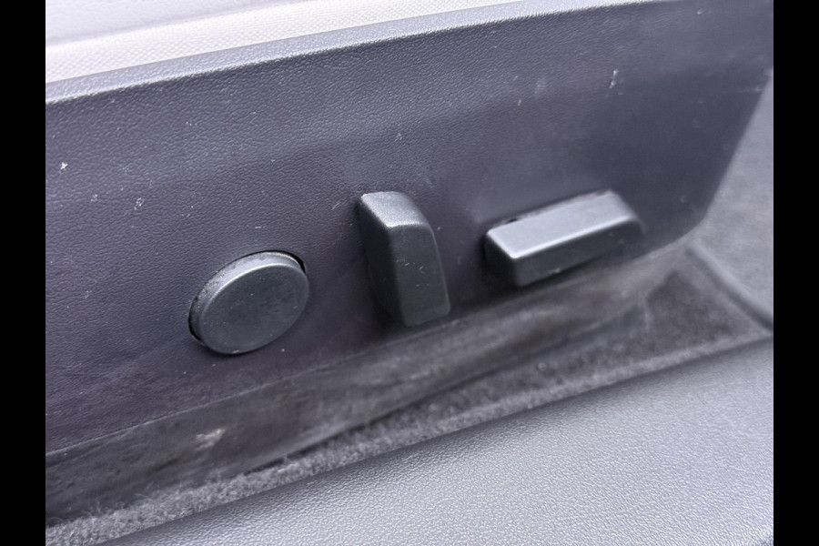 Tesla Model 3 Performance AWD 75 kWh VAN €24.900,- NU VOOR SLECHTS €21.440,- Uw LENTEVOORDEEL €3.460,- |SOH 86% | 20 inch velgen (als nieuw) | Zeer nette staat | Rijklaar geleverd incl. 12 mnd Bovag-garantie | Tesla fabrieksgarantie op de hoogvolt accu t/m 13-12-2027 of 192.000 km