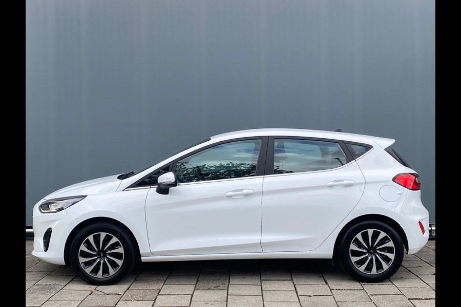 Ford Fiesta BWJ 2023 | 1.0T Hybrid 126PK Titanium | CLIMA | CARPLAY | CRUISE | NAVI | PRIVACY GLASS |