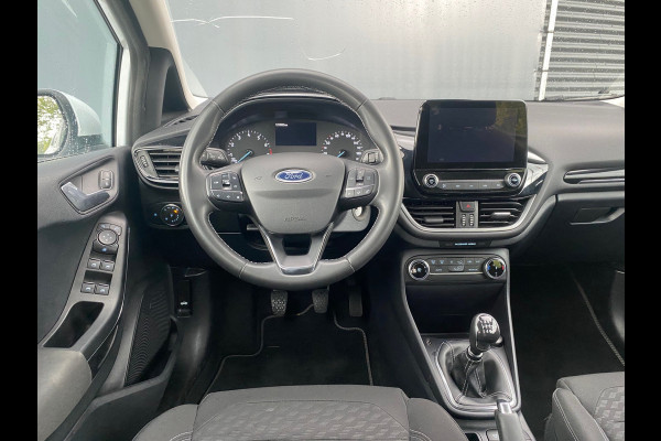 Ford Fiesta BWJ 2023 | 1.0T Hybrid 126PK Titanium | CLIMA | CARPLAY | CRUISE | NAVI | PRIVACY GLASS |