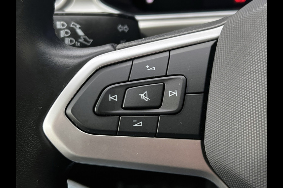 Volkswagen T-Roc 1.5 TSI Move | Carplay | LED | Virtual Cockpit | DAB