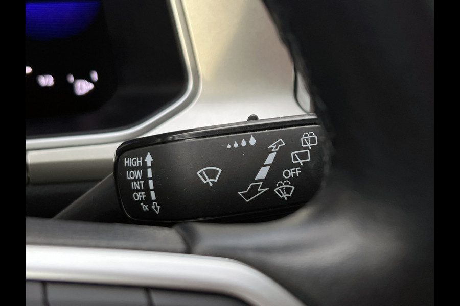 Volkswagen T-Roc 1.5 TSI Move | Carplay | LED | Virtual Cockpit | DAB