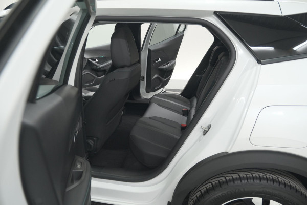 Peugeot 2008 PureTech 100 Allure Pack | Allseason Banden | Parkeersensoren | Apple Carplay