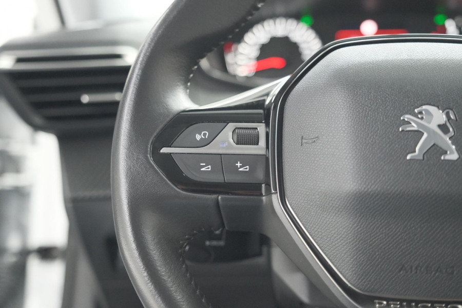 Peugeot 2008 PureTech 100 Allure Pack | Allseason Banden | Parkeersensoren | Apple Carplay