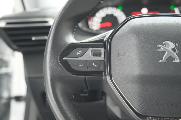 Peugeot 2008 PureTech 100 Allure Pack | Allseason Banden | Parkeersensoren | Apple Carplay