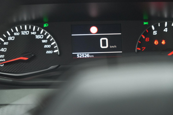 Peugeot 2008 PureTech 100 Allure Pack | Allseason Banden | Parkeersensoren | Apple Carplay