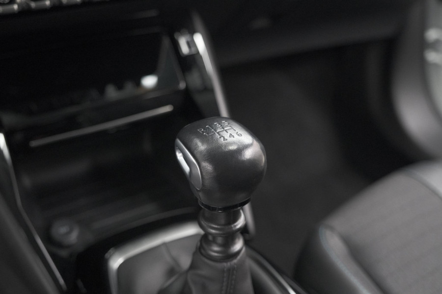 Peugeot 2008 PureTech 100 Allure Pack | Allseason Banden | Parkeersensoren | Apple Carplay