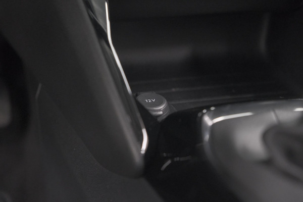 Peugeot 2008 PureTech 100 Allure Pack | Allseason Banden | Parkeersensoren | Apple Carplay