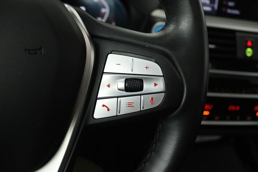 BMW iX3 High Executive 80 kWh (PANORAMADAK, SoH 97.7, SFEERVERLICHTING, STOELVERWARMING, ACHTERUITRIJCAMERA, NAVIGATIE)