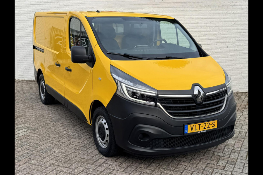 Renault Trafic 2.0 dCi 145 T27 L1H1 Comfort Automaat Navigatie Airco Cruise DAB Apple / Android LED koplampen
