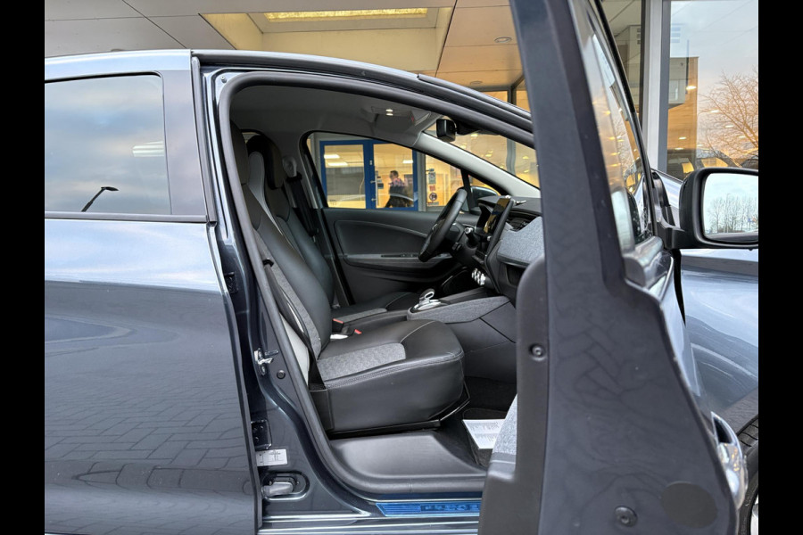 Renault ZOE R135 Intens 52 kWh | Accuhuur | DC Lader | Easy Link 9'' | Dodehoeksensoren | Climate Control | Cruise Control | Achteruitrijcamera | Navi |
