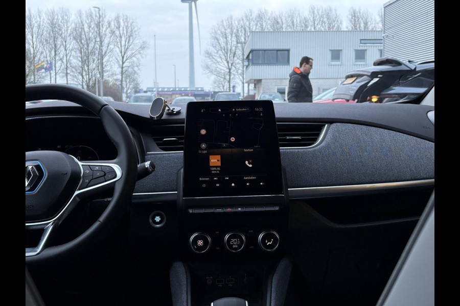 Renault ZOE R135 Intens 52 kWh | Accuhuur | DC Lader | Easy Link 9'' | Dodehoeksensoren | Climate Control | Cruise Control | Achteruitrijcamera | Navi |