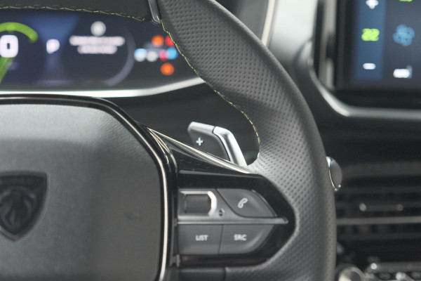 Peugeot 2008 PureTech 130 EAT8 GT | 360 Camera | Stoelmassage | Adaptieve Cruise Control | Dodehoekdetectie