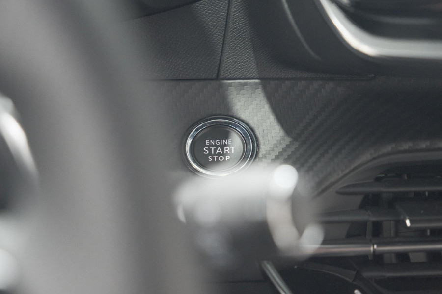 Peugeot 2008 PureTech 130 EAT8 GT | 360 Camera | Stoelmassage | Adaptieve Cruise Control | Dodehoekdetectie