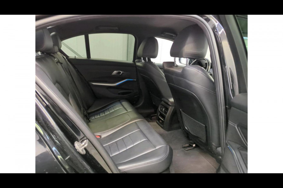 BMW 3-serie 320e Aut. Business Ed. Plus | Leder | Camera | Car Play |