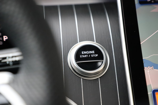 Mercedes-Benz GLC 300e AMG 4-Matic | 313PK | Luchtvering | Head-up | Achterasbesturing | Massage | Keyless-go | Burmester | Digital-light | Distro