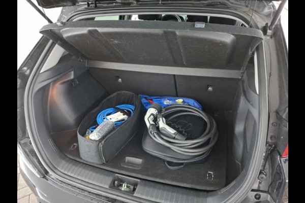 Hyundai Kona EV Fashion 64 kWh | Navi | Camera | LED |