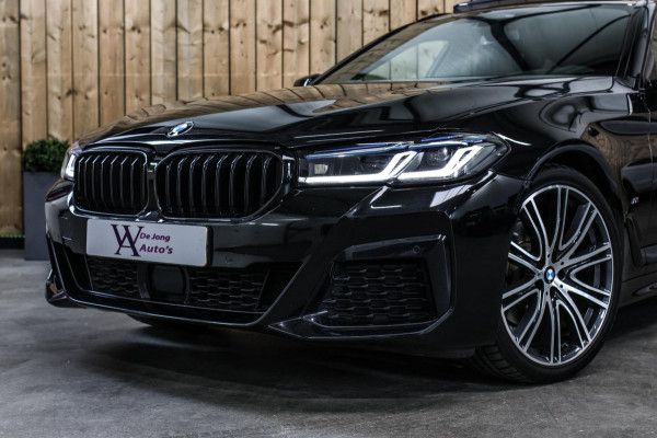 BMW 5 Serie Touring 520d M-Sport *Pano*4-Wiel besturing*Head-Up*Trekhaak*