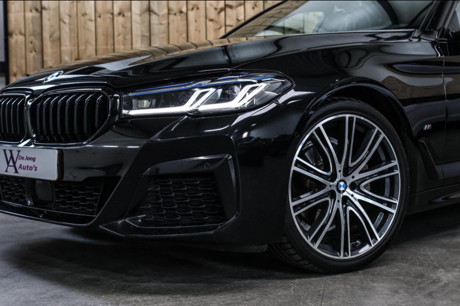 BMW 5 Serie Touring 520d M-Sport *Pano*4-Wiel besturing*Head-Up*Trekhaak*