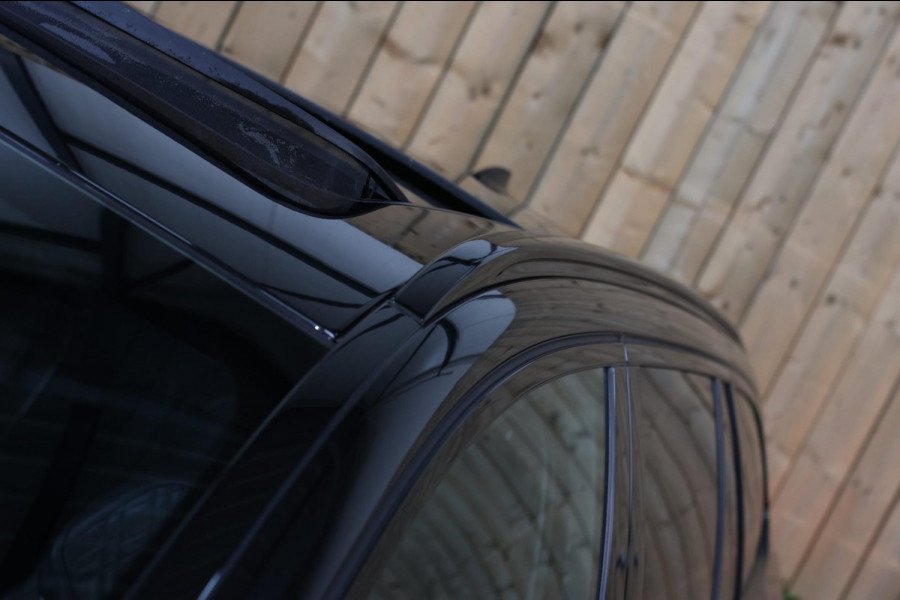 BMW 5 Serie Touring 520d M-Sport *Pano*4-Wiel besturing*Head-Up*Trekhaak*