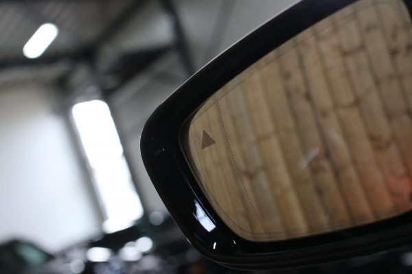 BMW 5 Serie Touring 520d M-Sport *Pano*4-Wiel besturing*Head-Up*Trekhaak*