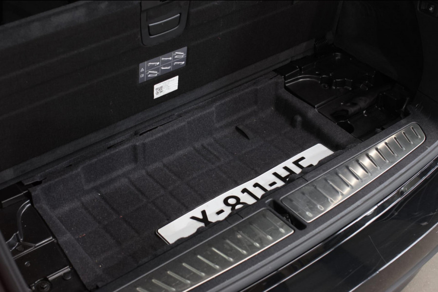 BMW 5 Serie Touring 520d M-Sport *Pano*4-Wiel besturing*Head-Up*Trekhaak*