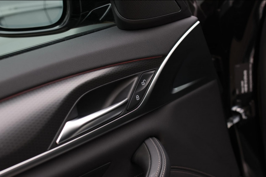 BMW 5 Serie Touring 520d M-Sport *Pano*4-Wiel besturing*Head-Up*Trekhaak*