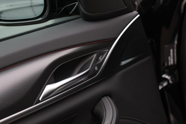 BMW 5 Serie Touring 520d M-Sport *Pano*4-Wiel besturing*Head-Up*Trekhaak*