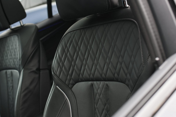 BMW 5 Serie Touring 520d M-Sport *Pano*4-Wiel besturing*Head-Up*Trekhaak*